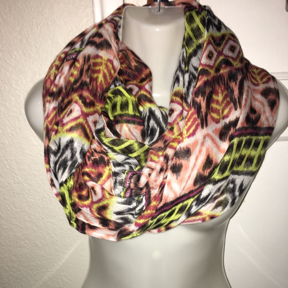 Charlotte Rousse scarf